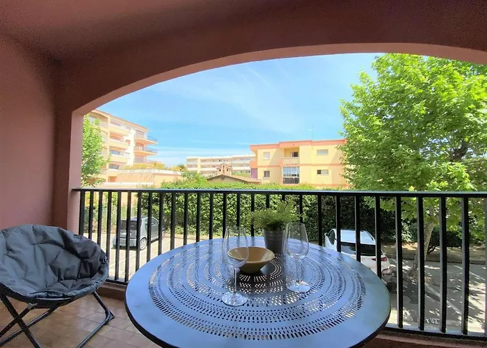 Διαμέρισμα Sainte-maxime, 2 Pieces Avec Piscine, Terrasse, Parking Prive, Proche Et Commerces - Fr-1-226-487