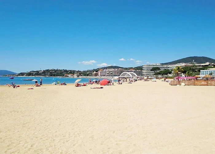 Sainte-maxime, 2 Pieces Avec Piscine, Terrasse, Parking Prive, Proche Et Commerces - Fr-1-226-487 *