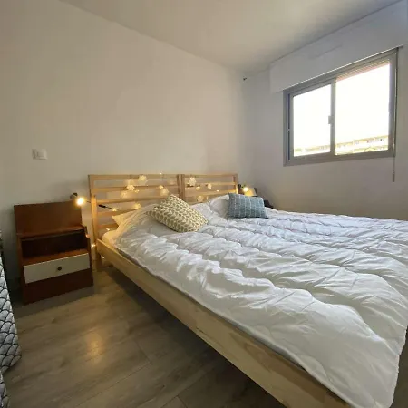 Апартаменти Sainte-maxime, 2 Pieces Avec Piscine, Terrasse, Parking Prive, Proche Et Commerces - Fr-1-226-487