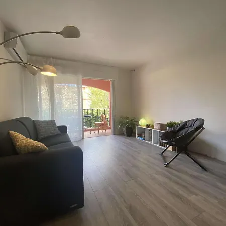 Sainte-maxime, 2 Pieces Avec Piscine, Terrasse, Parking Prive, Proche Et Commerces - Fr-1-226-487 아파트 *
