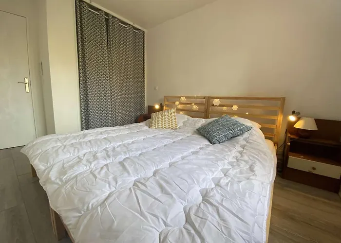 Apartment Sainte-maxime, 2 Pieces Avec Piscine, Terrasse, Parking Prive, Proche Et Commerces - Fr-1-226-487 Sainte-Maxime