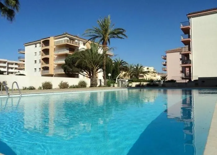Sainte-maxime, 2 Pieces Avec Piscine, Terrasse, Parking Prive, Proche Et Commerces - Fr-1-226-487 Apartmán *