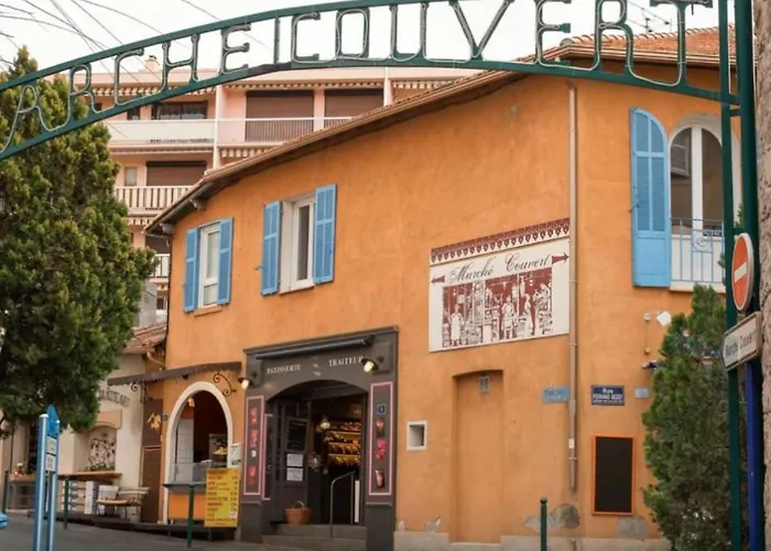 Sainte-maxime, 2 Pieces Avec Piscine, Terrasse, Parking Prive, Proche Et Commerces - Fr-1-226-487 Apartmán *